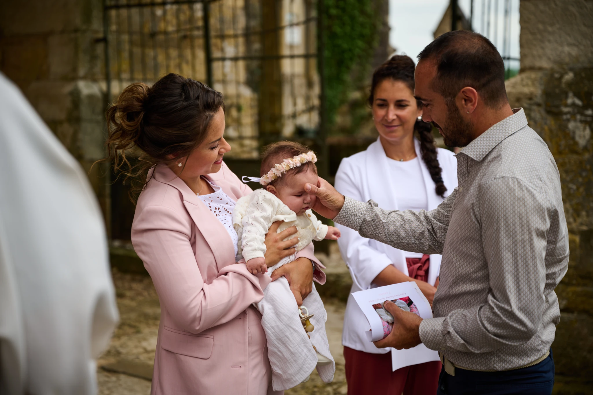 Photographie Lifestyle & Émotion – Reportage Baptême Lot