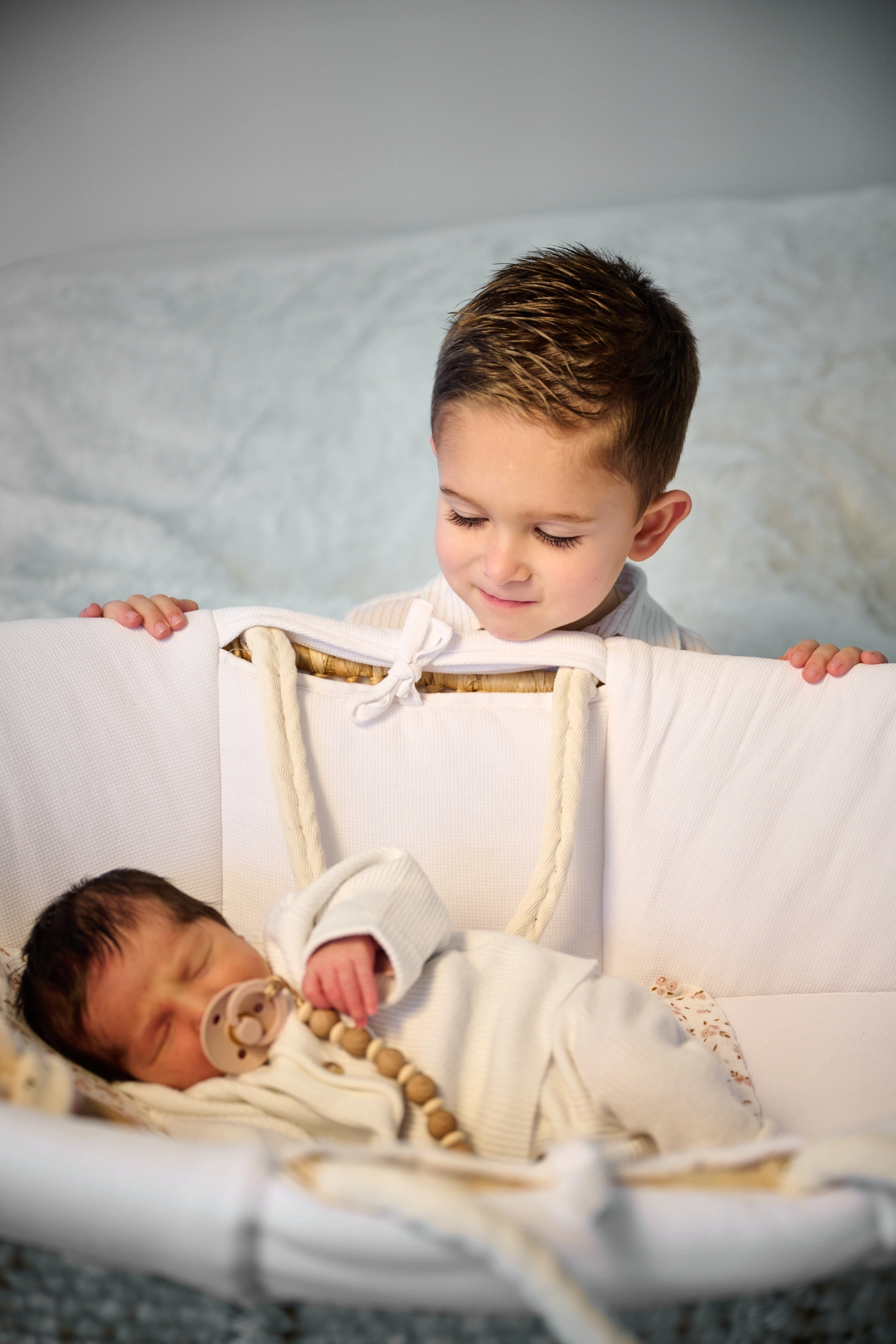 Séance Naissance & Photos de Fratrie – Photographe Lot