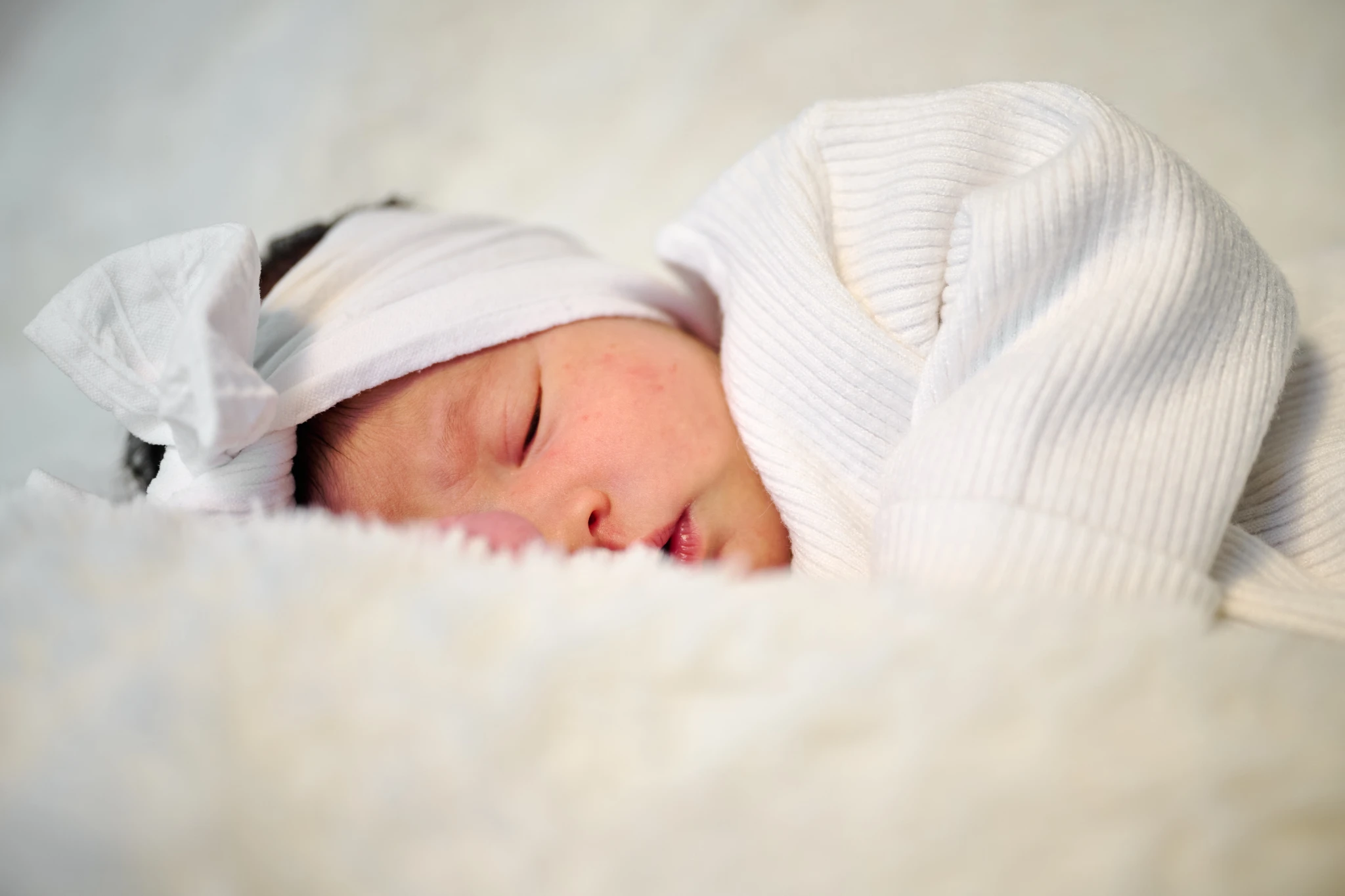 Portrait Nouveau-né & Posing – Photographe Lot
