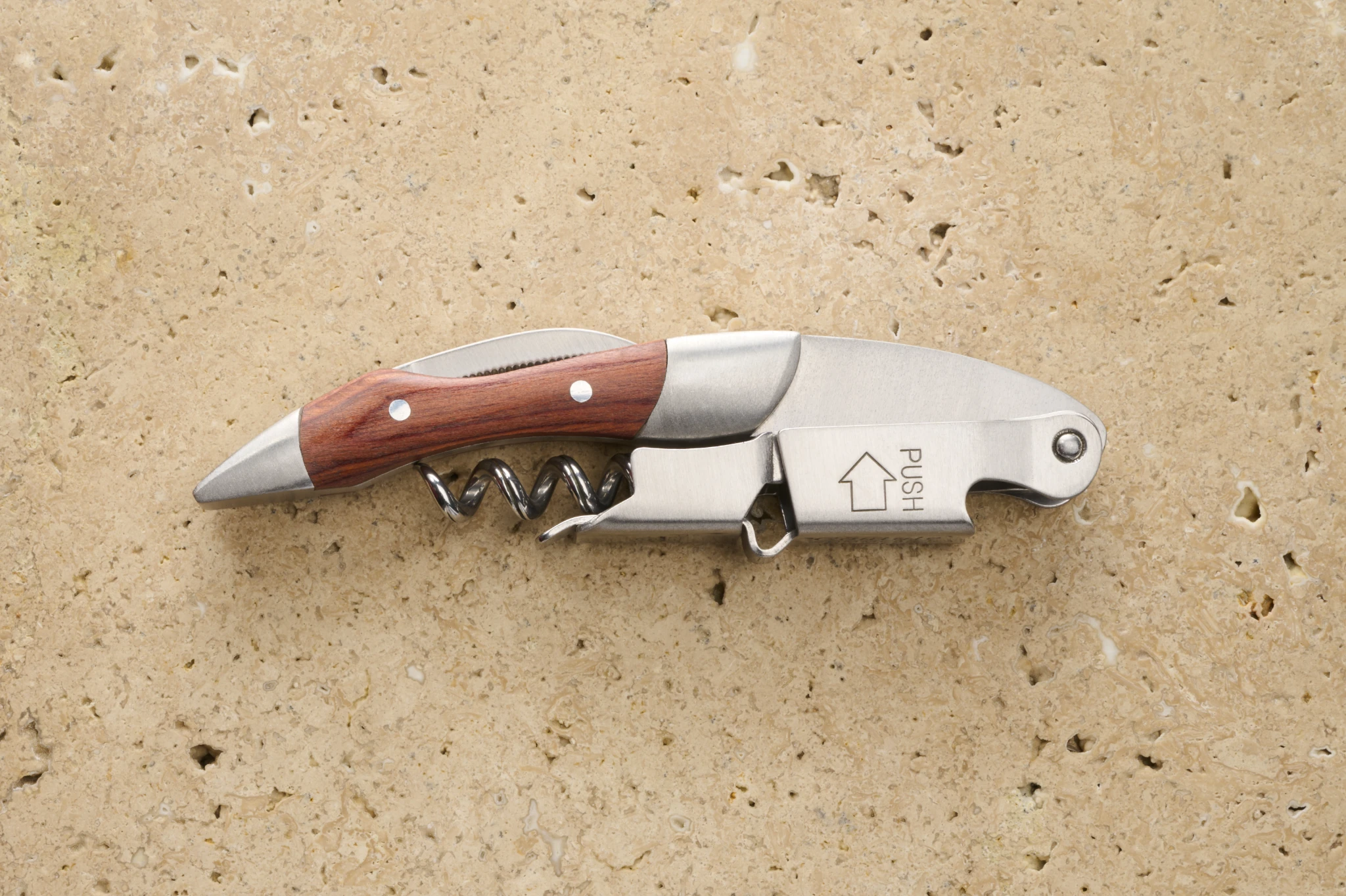 Mise en scène tire-bouchon bois/inox – Photographe Lot